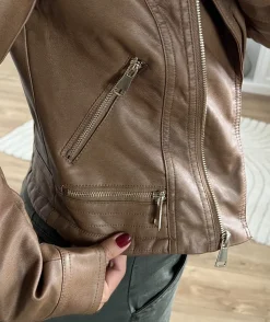 La boutique de Lilie VESTE SIMILI CUIR LAETICIA> Vestes